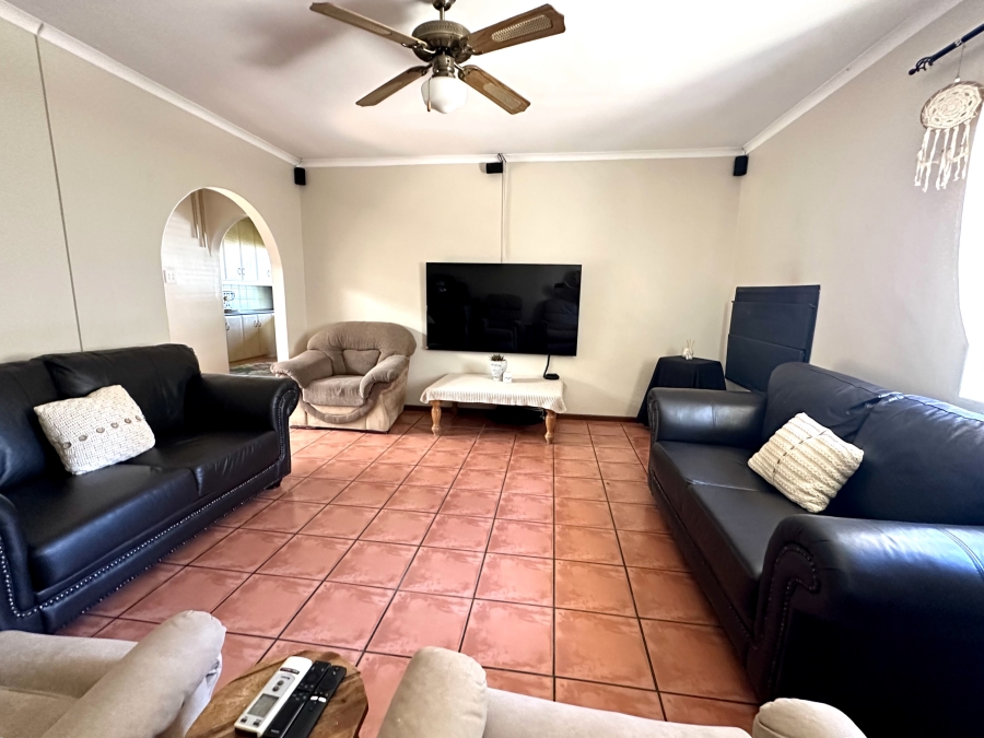 4 Bedroom Property for Sale in Panorama Western Cape